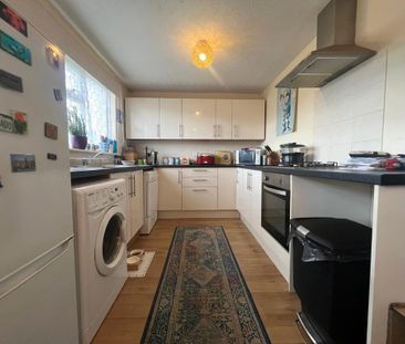 3 bedroom semi-detached house to rent - Photo 6