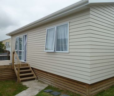 Central otara living! - Photo 2