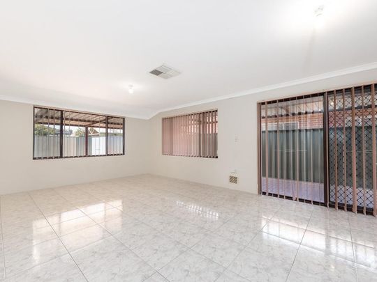 27 Lombe Gardens - Photo 1