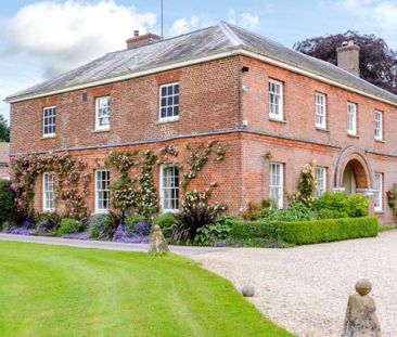 Private wing of the impressive Britwell House in the rolling Oxford... - Photo 5