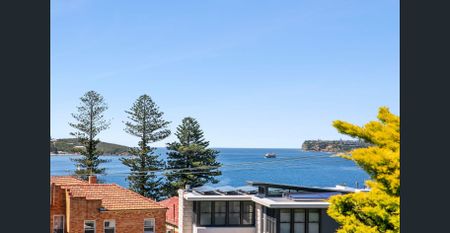 Spacious top floor apartment with harbour views - Photo 2