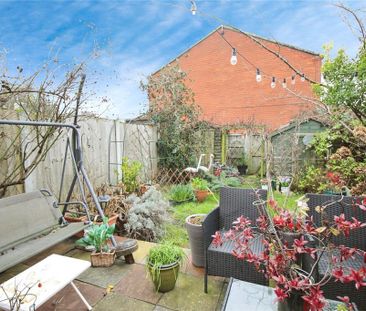 3 bedroom terraced house to rent - Photo 5