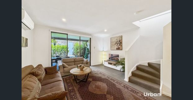 Stylish Low-Maintenance Townhouse - Photo 1