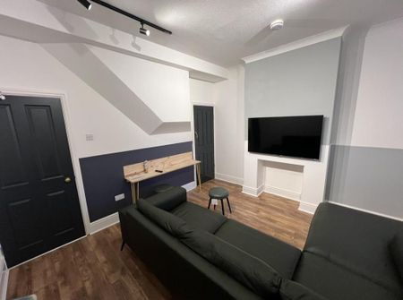 5 bedroom house to rent - Photo 2