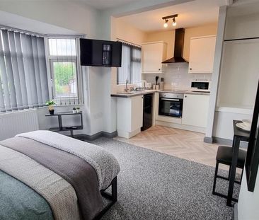 1 bedroom in a house share to rent - Photo 5