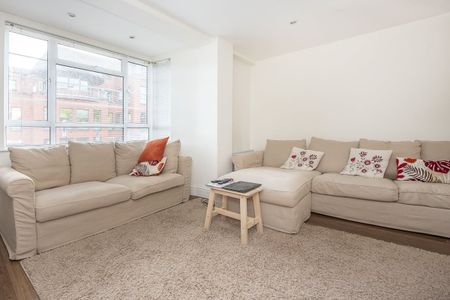 3 bedroom flat to rent - Photo 3