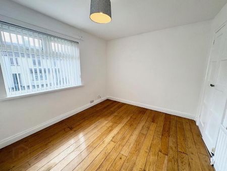 11 Oakley Avenue, Holywood, BT18 9PE - Photo 2