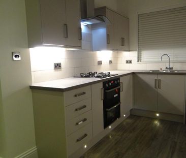 3 bedroom terraced house to rent - Photo 6