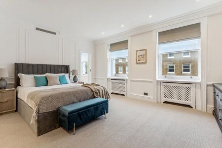 5 bedroom house in London - Photo 4