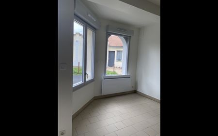 Location Maison Studio 35 m² Reuilly - Photo 2