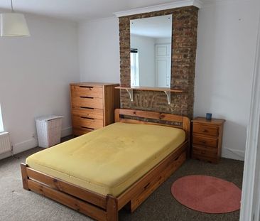 Room in a Shared House, Russell Street, LU1 - Photo 5