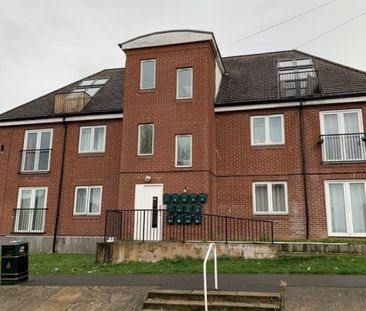 2 bed Apartment - To Let - Photo 6