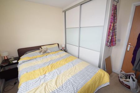 4 bedroom townhouse to rent - Photo 3