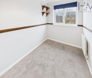 4 bedroom end of terrace house to rent - Photo 4