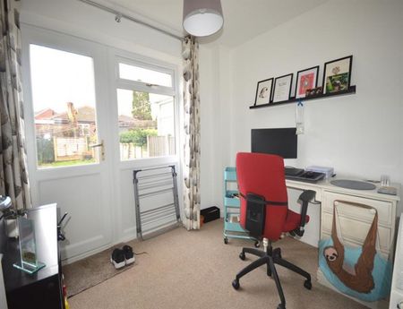 3 Bedroom Semi Detached To Let - Photo 3