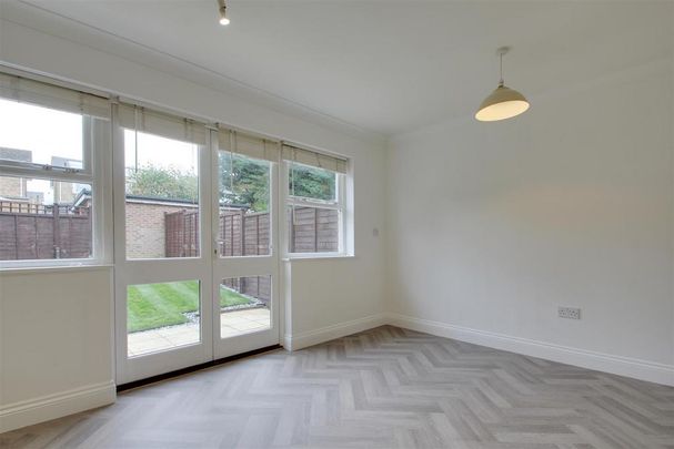 4 bedroom semi-detached house to rent - Photo 1