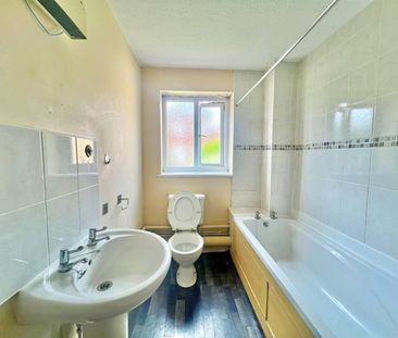 Ashburnham Road, Bedford - Photo 4