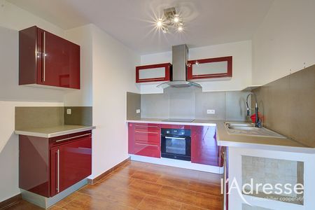 Location Appartement 3 pièces 67m² - Photo 2