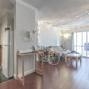 Charming Renovated 1 Bedroom Suite Mount Pleasant – - Photo 2