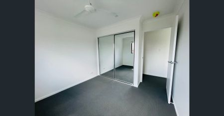 Spacious 4 bedroom Family Home with Double Garage and Extra Driveway Parking in Calamvale - Photo 5