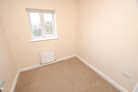 Laurel Grove, Uttoxeter ST14 7EL - Photo 2