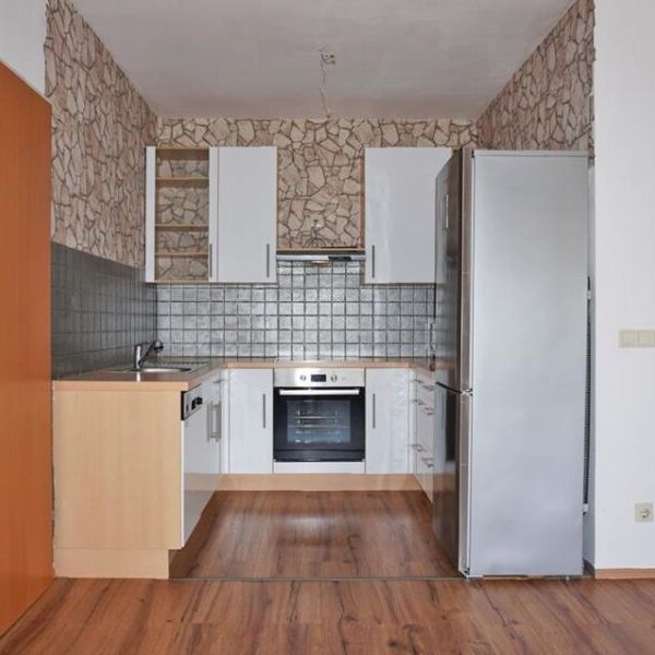 2-Zimmer-Wohnung mit Balkon und 2 PKW-Stellplätzen nahe Wienerwaldsee - Photo 1