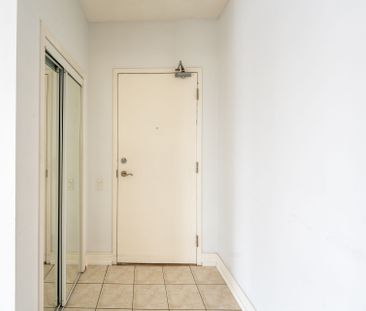 For Lease - 11121 Yonge Street Unit# 304, Richmond Hill, Ontario - Photo 2