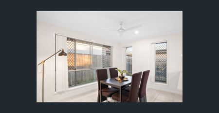 4 BEDROOM FAMILY HOME - Photo 2