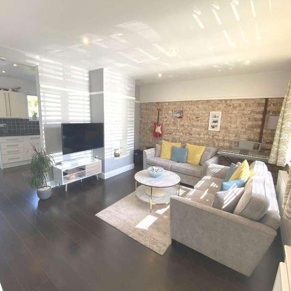 Cranes Way, Borehamwood, WD6 - Photo 1