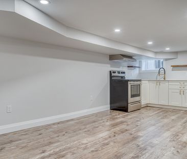 $1,399 / 1 br / 1 ba / 675 sqft 37 Garfield ave N unit 3 - Photo 6
