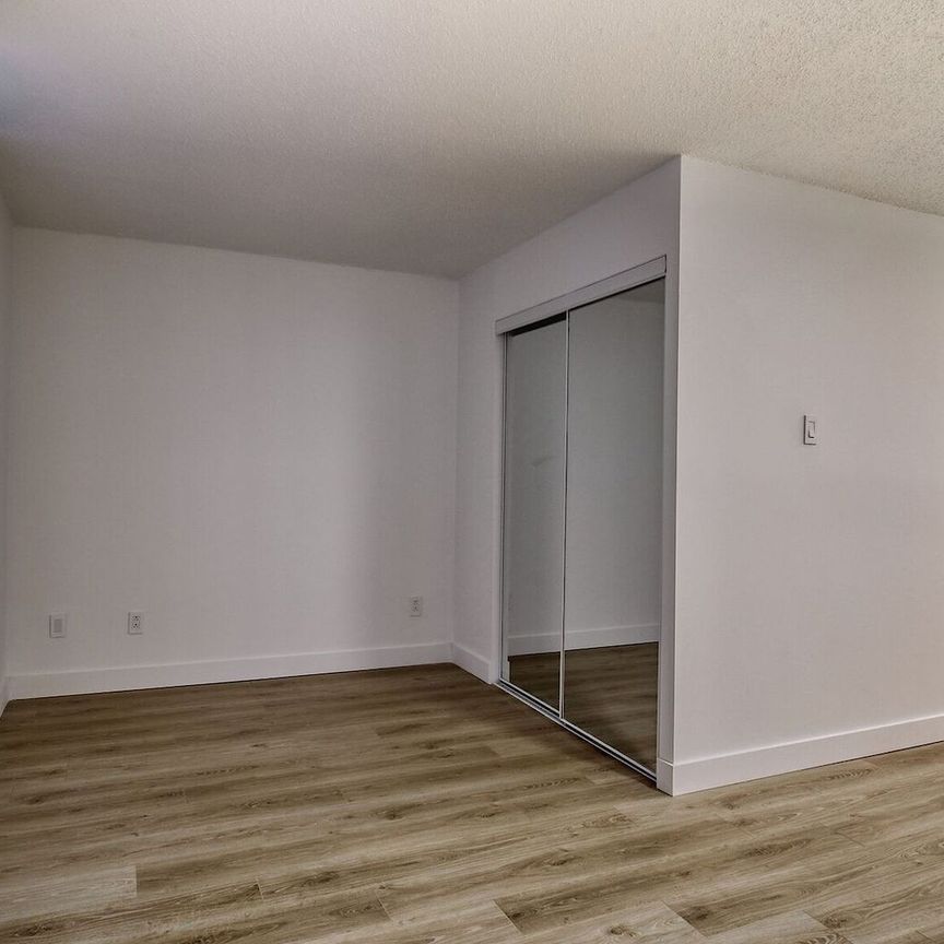 2285 Saint-Mathieu Street, Montréal, QC - Photo 1