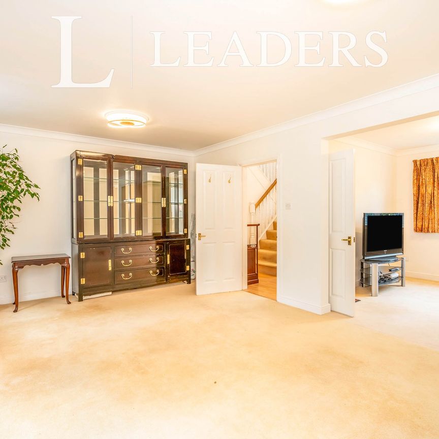 4 bedroom house to rent Bathurst Close, PO11 - Photo 1