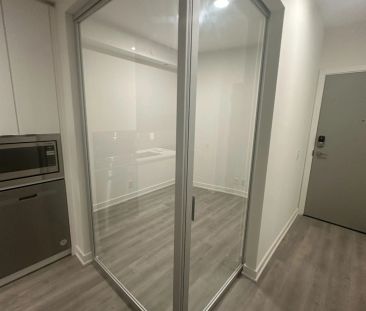 30 Upper Mall Way #403 - Photo 4