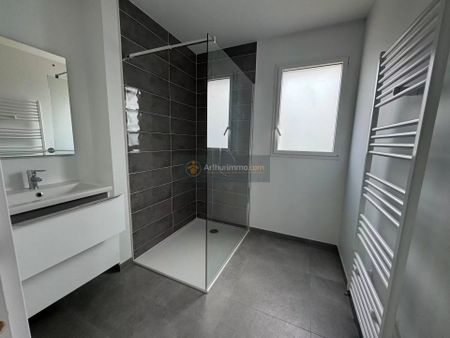 Location Maison 5 pièces 110 m2 à Henvic - Photo 5