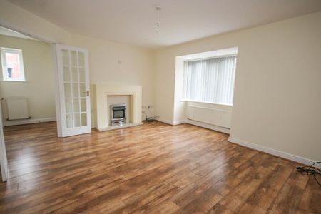 3 bedroom semi-detached house to rent - Photo 3