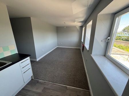 Neath Road, Plasmarl, SWANSEA - Photo 5