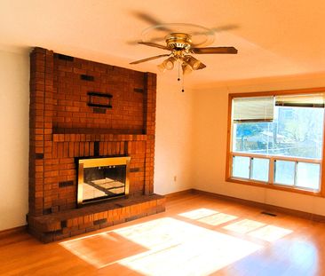 For Lease - 176 Conlins Road Unit# Main, Toronto, Ontario - Photo 6