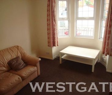 4 Bed - Blenheim Road, Reading - Photo 2