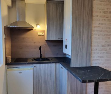 Location Appartement 1 pièce 21m² - Photo 2