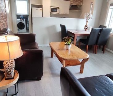 Fully furnished 3 bedroom unit close to town - Photo 4