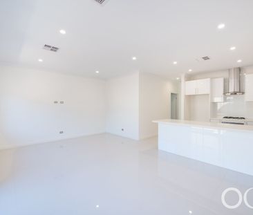 Open the Door to Contemporary Comfort - Photo 5