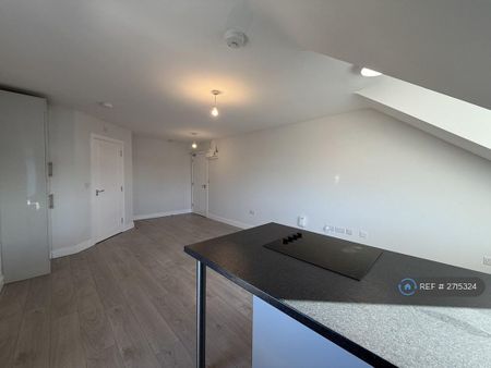 1 bedroom flat to rent - Photo 2