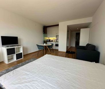 Studio meublé en attique avec balcon au centre ville - Foto 4