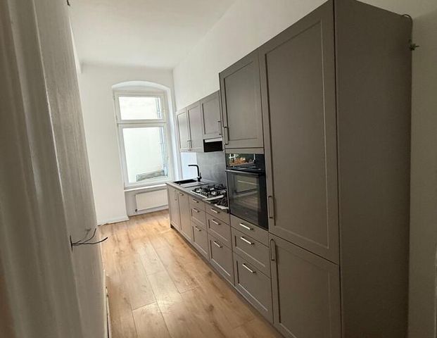 Stilvolle 4-Zimmer-Altbauwohnung in Charlottenburg – Erstbezug nach Sanierung - Foto 1
