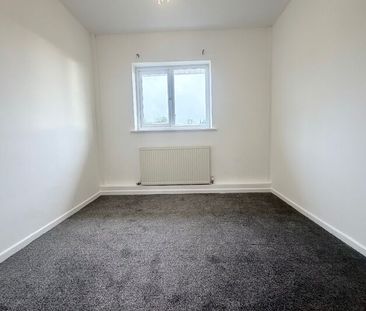 Columbia Way, Blackburn - Photo 2