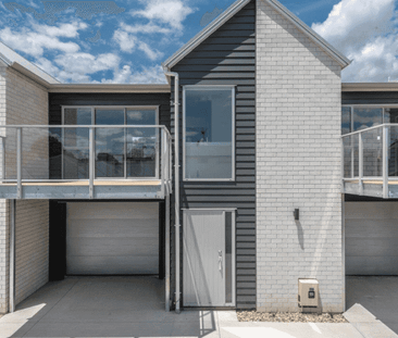 Two Bedroom Townhouse - Photo 5