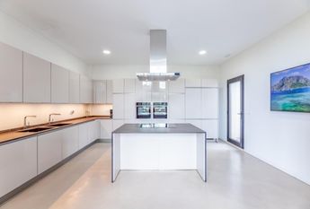 FANTASTIC LUXURIOUS VILLA IN MARBELLA