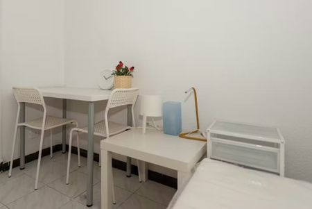 Avenida de Oporto, Madrid, Community of Madrid 28019 - Photo 4