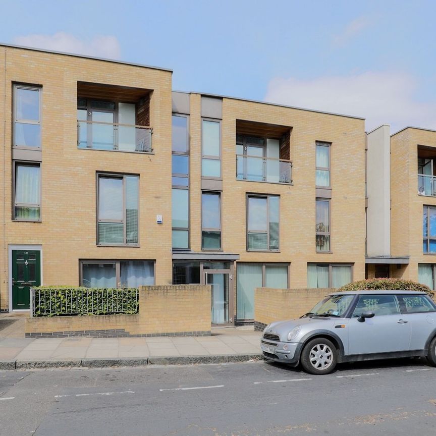 1 Bed Flat, Annandale Road, SE10 - Photo 1