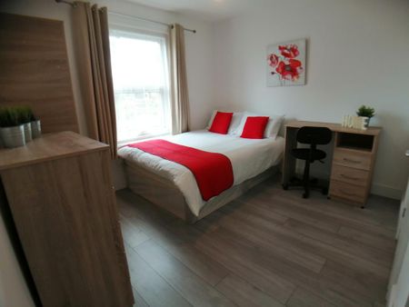 1 bedroom in a house share to rent - Photo 3